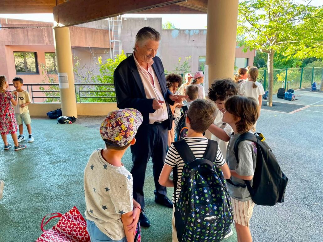 Ce mardi 1er septembre 2026, les petits Biotois ont retrouvé le chemin de l'école. Un nouveau chapitre s'ouvre pour nos enfants, porteur de curiosité, d'apprentissages et de belles amitiés.